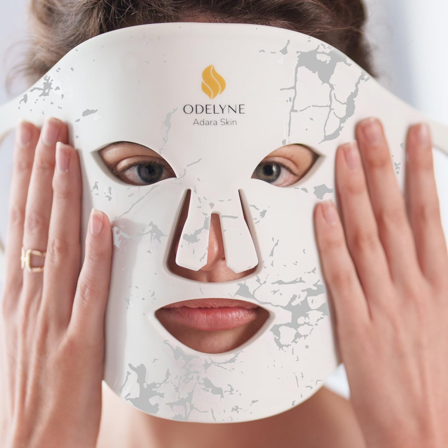 ® Adara Skin Masque Facial À DEL, Traitement De La Lumière Rouge, Lumière Rouge Proche Infrarouge 850, Anti-Âge Et Fermeté, Cible Les Ridules, Les Rides Et Les Rougeurs, Portable Et